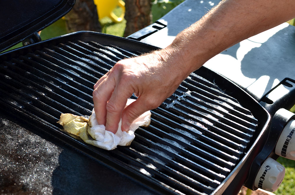 Degreasing a BBQ grill