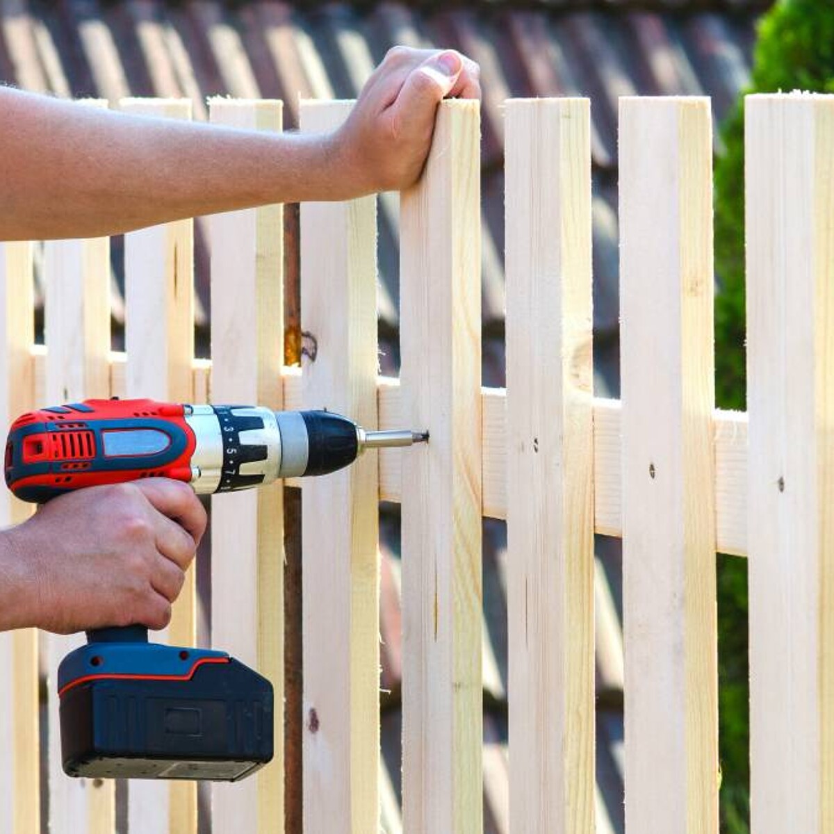 Fence Repair Cost: How Much Is It? - Taskrabbit Blog