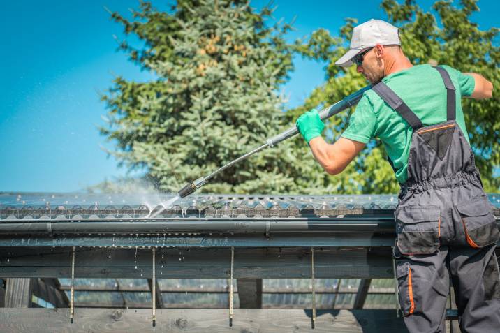 How to Clean Gutters, Easy Steps - Airtasker | Airtasker AU