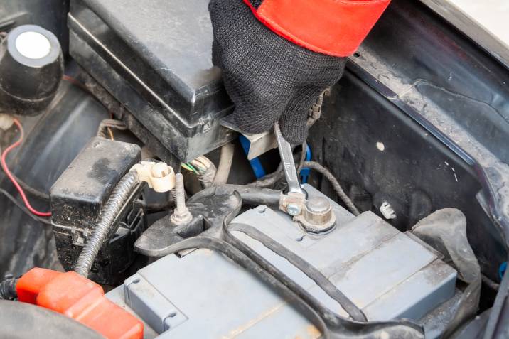 disconnecting a car battery to save a flood damaged car