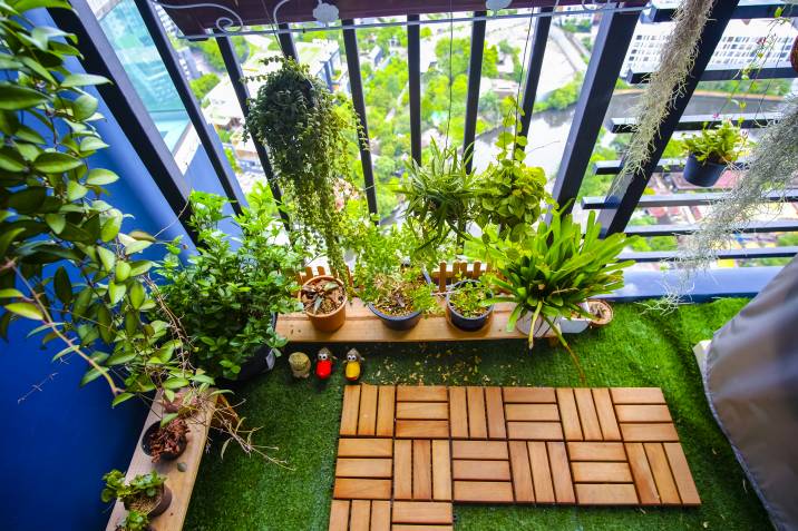 container balcony garden