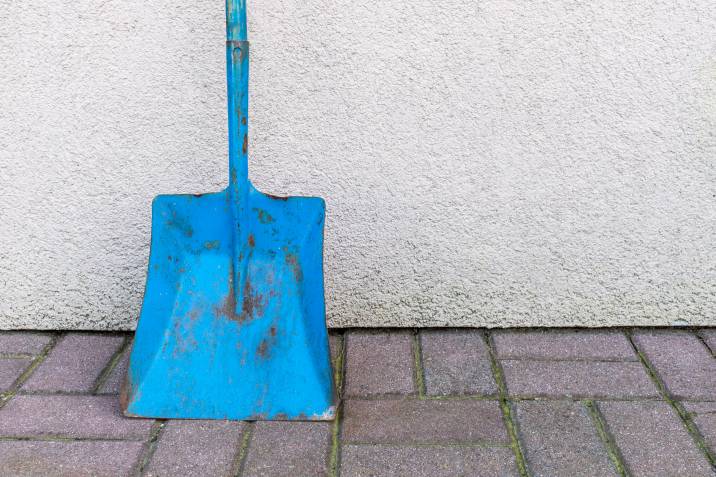 Rusty garden shovel due for rust removal and cleaning