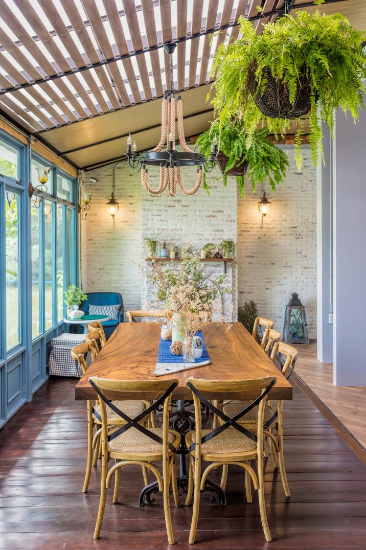 garden dining room