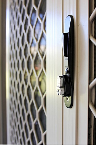 How Much Does Screen Door Installation Cost in 2025? | Airtasker AU - Cost To Replace A Screen Door