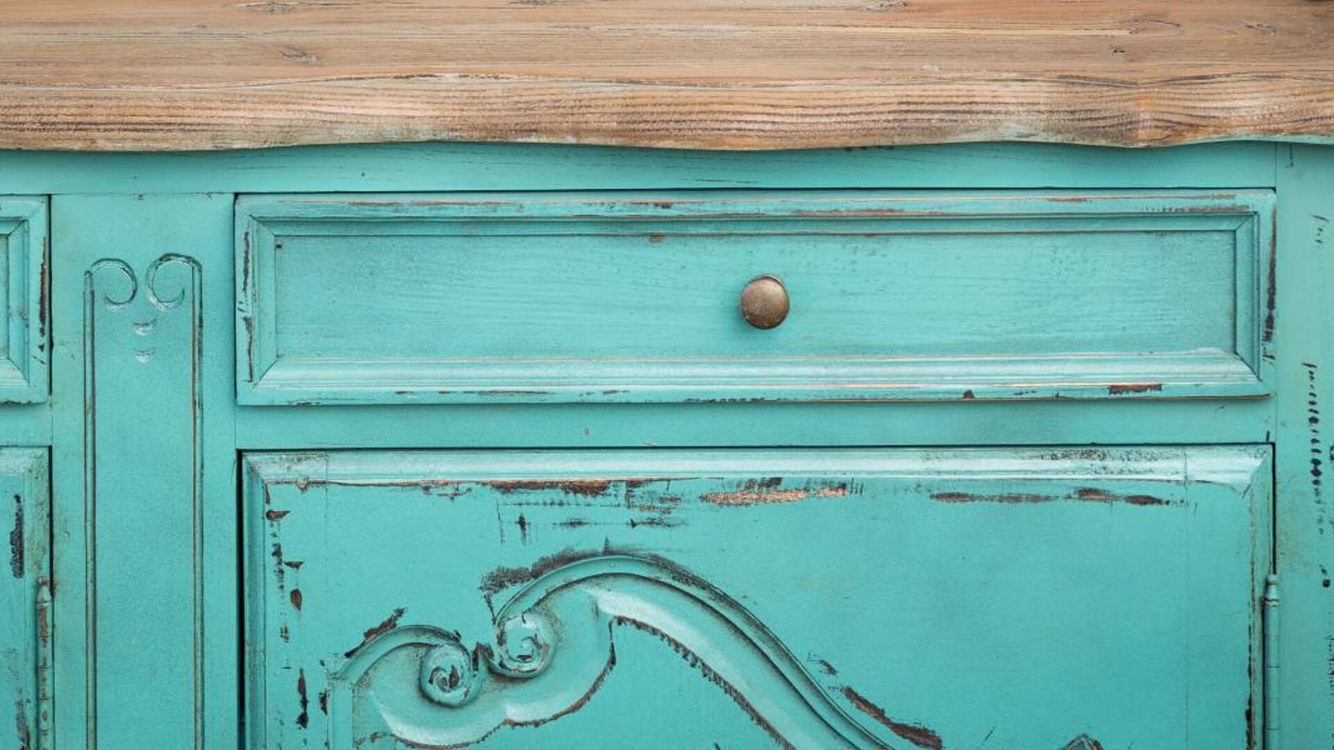 How To Paint And Distress Fake Wood Furniture