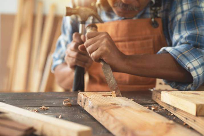 The Difference Between A Carpenter, Woodworker, and Handyman?