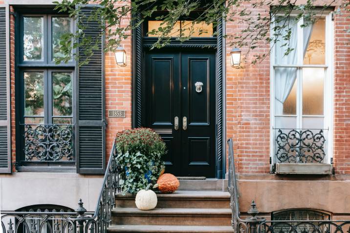 Heritage door with glossy black finish