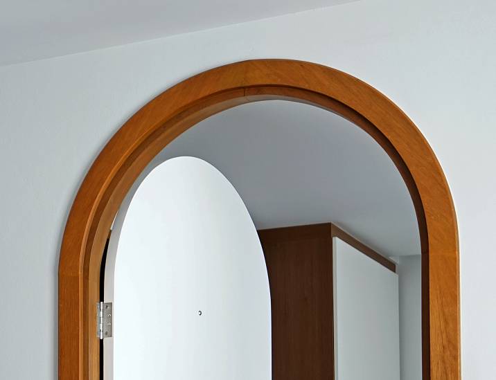 Arched internal door