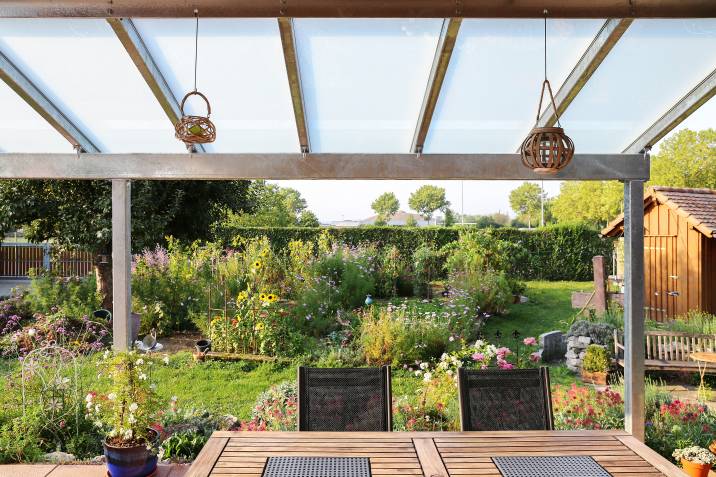 glass-roof-over-garden