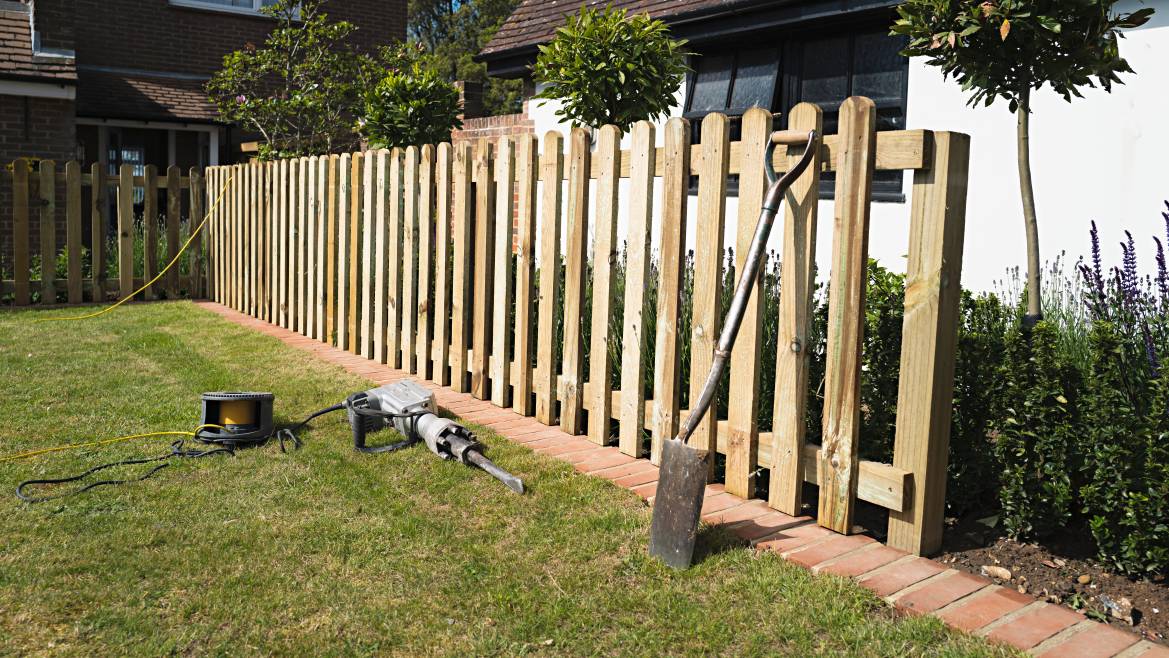 Picket Fence Cost Guide 2023 Airtasker AU