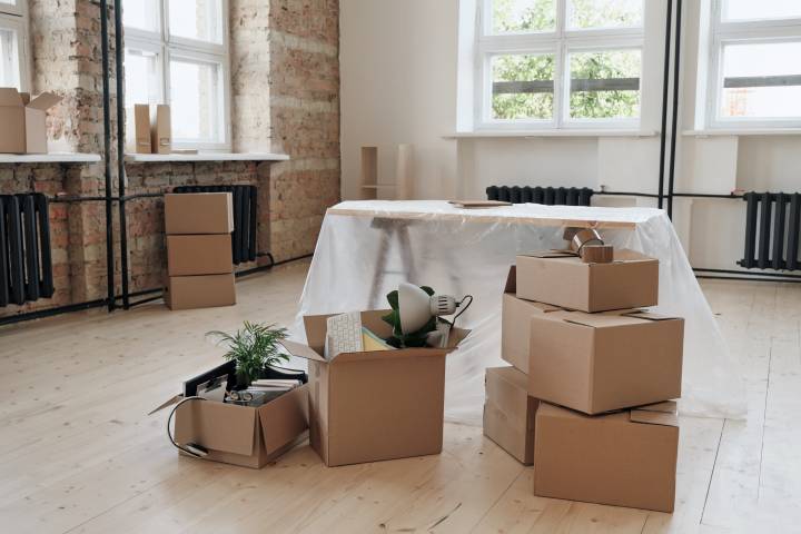 moving boxes in an empty apartment
