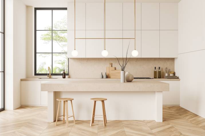 Scandinavian-minimalist-kitchen-with-neat-lighting-fixtures