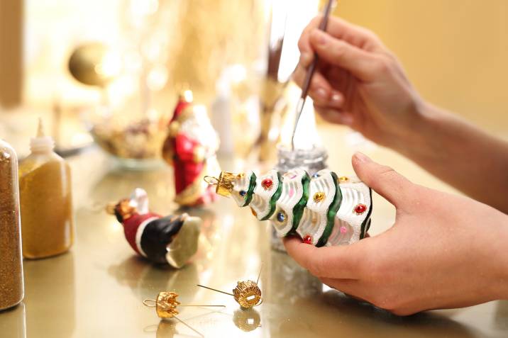 painting Christmas decorations