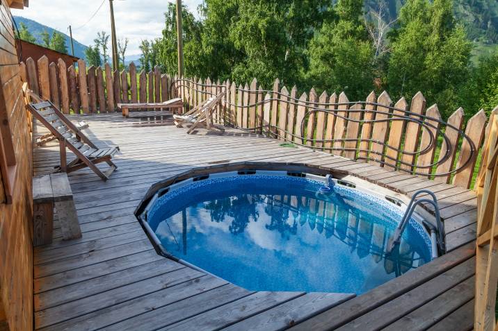 backyard plunge pool