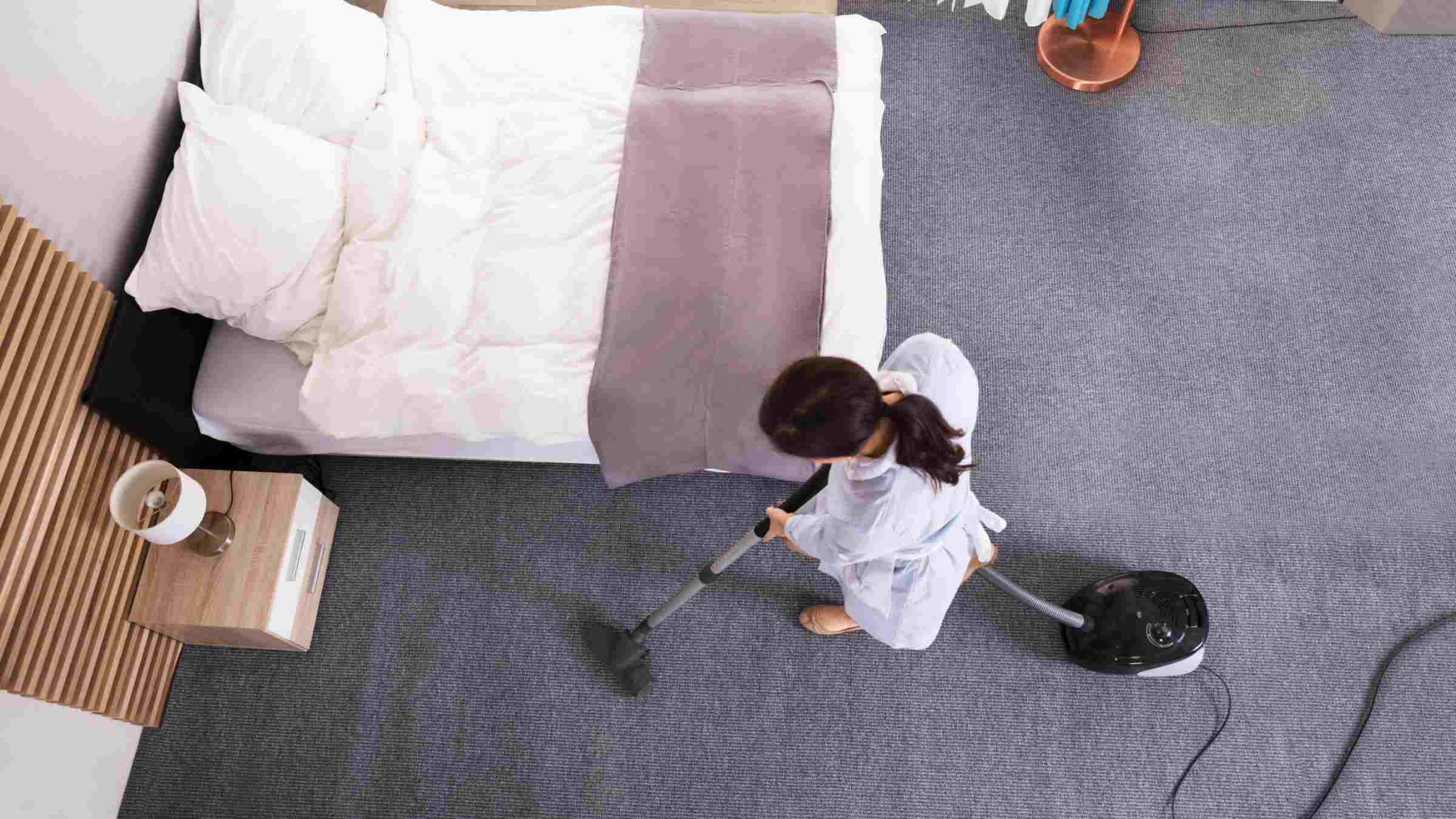 What factors affect the cost of cleaning a house