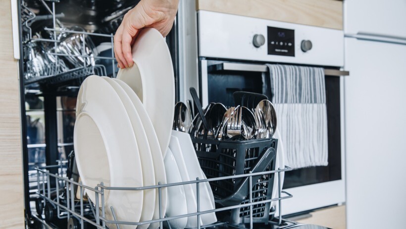 Dishwasher vs hand washing - Comparing them in terms of cleaning ability
