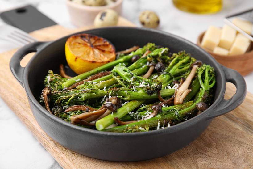 broccoli vs. broccolini - cooked broccolini with mushrooms and lemon