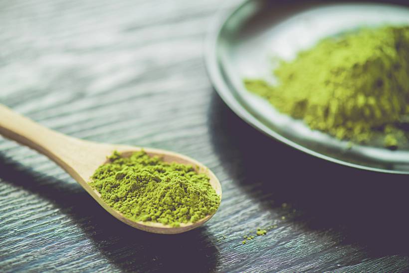 hojicha vs. matcha - a teaspoon of culinary grade matcha powder