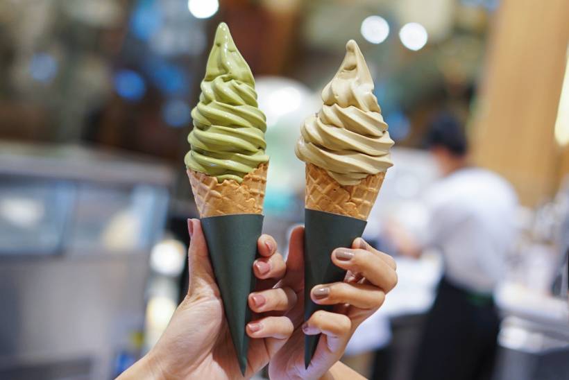 hojicha vs. matcha - matcha and hojicha soft serve in cones