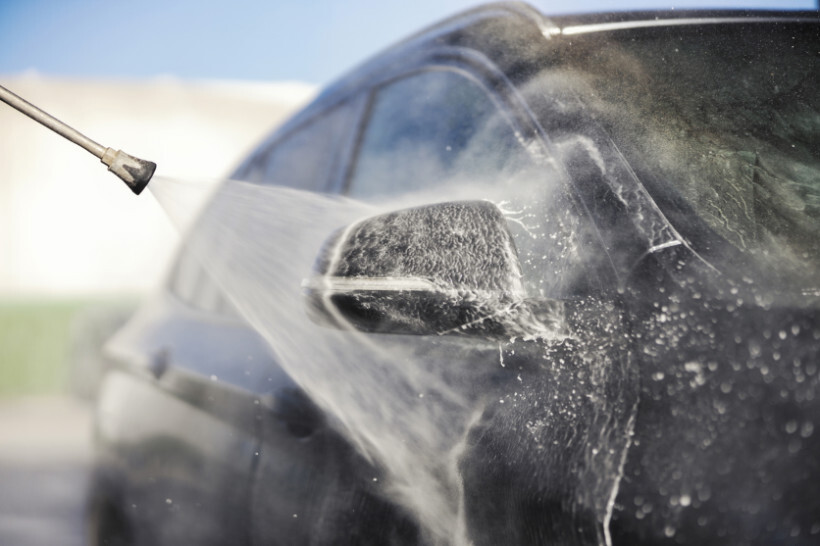 power washer vs pressure washer - Power washer being used on a car