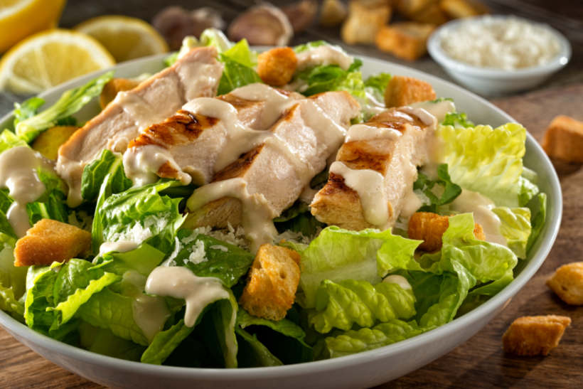 Iceberg lettuce vs romaine - Chicken Caesar salad