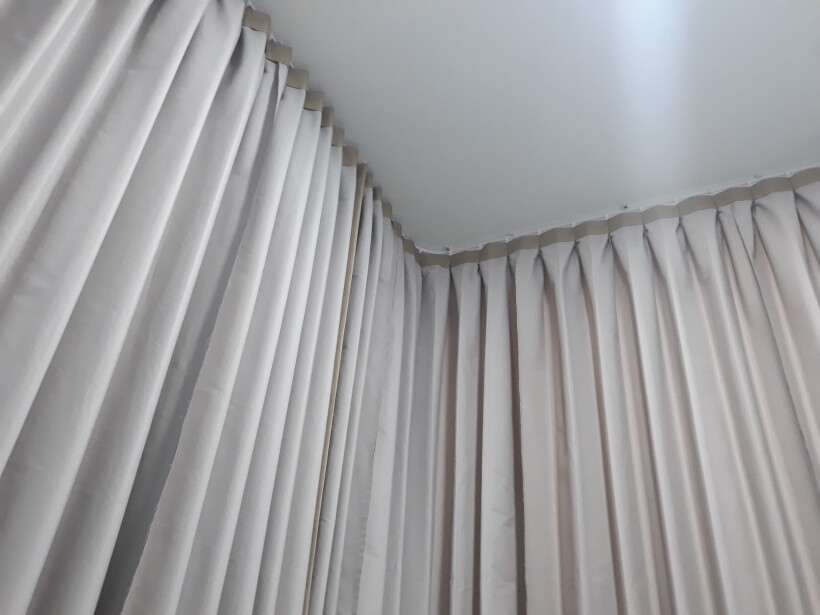 Curtain ideas - Floor-length box pleat curtains forming elegant pleats