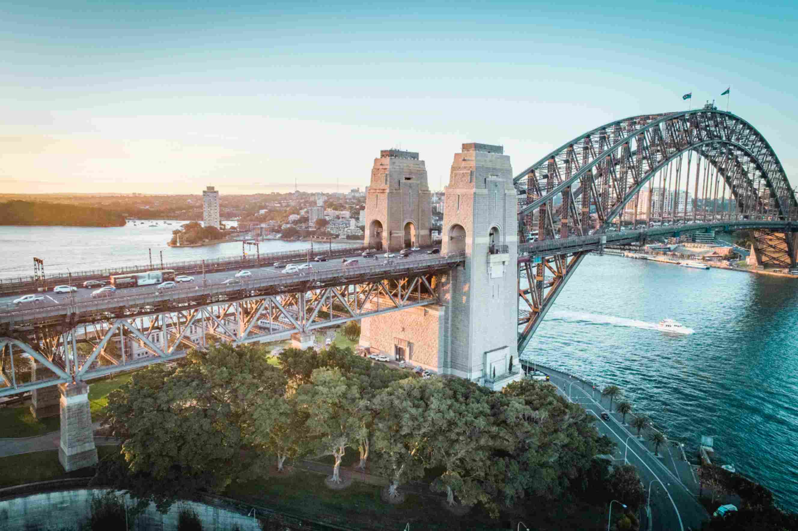 Sydney Harbour Bridge overlooking the harbour at sunrise, illustrating a common destination for Melbourne to Sydney moves.