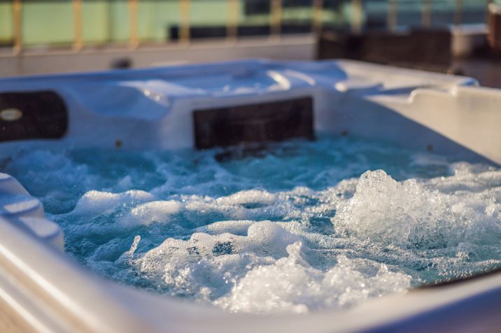 Hot tub hydromassage pool