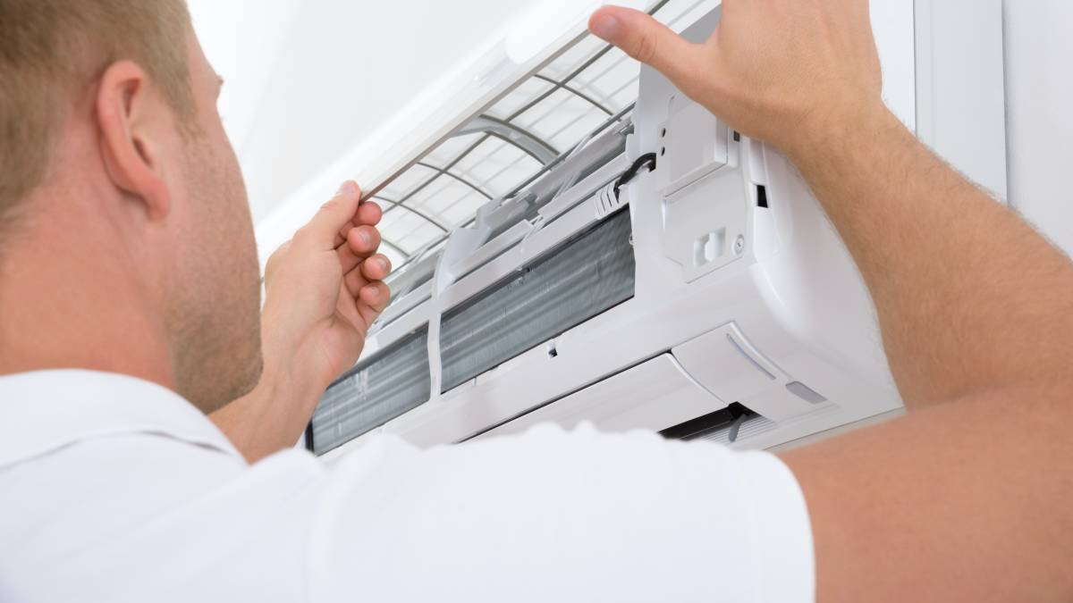 installing air conditioner