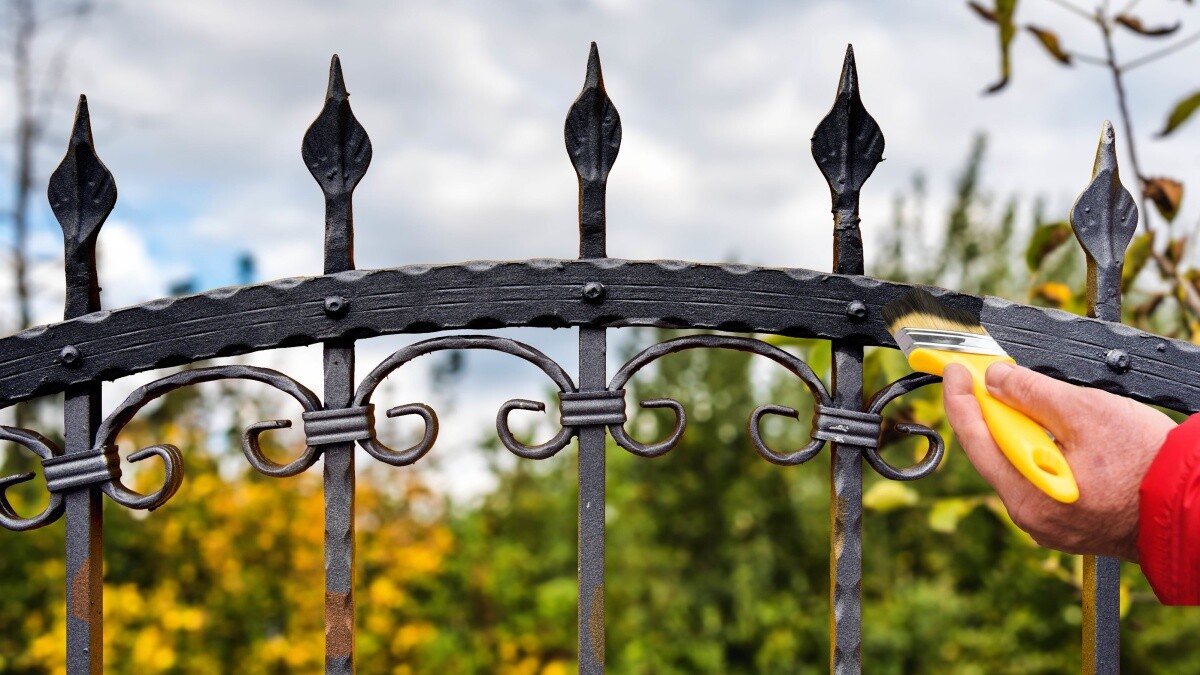painting a wrought iron fence