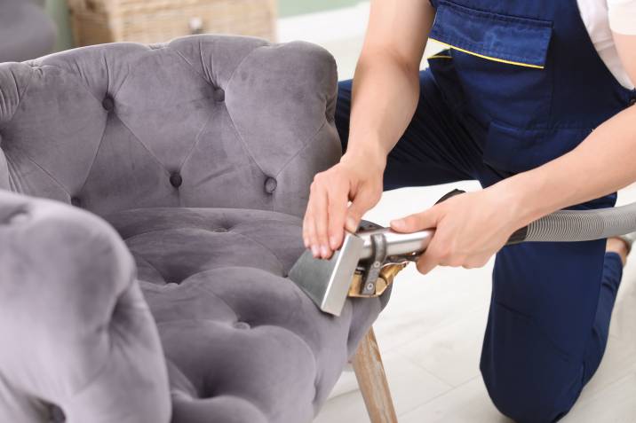 Cleaning upholstery