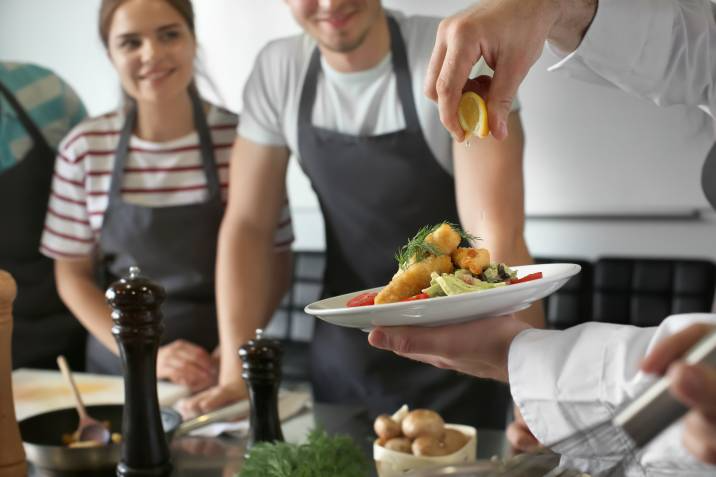 chef teaching culinary class