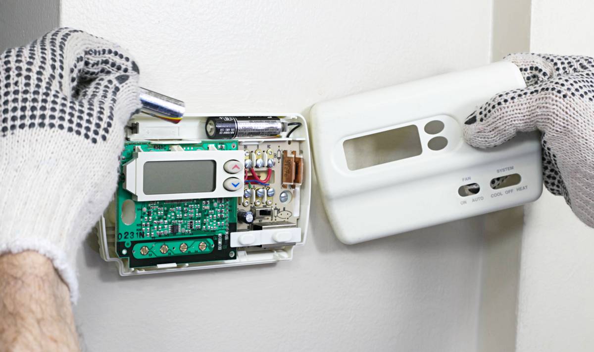 How Much Are Thermostat Installation And Replacement [2025] | Airtasker UK - Smart Thermostat And Baseboard Heating Installation Services Cost