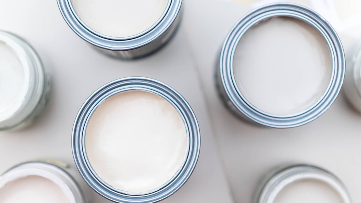 Dulux Rock Salt vs White Mist Airtasker UK