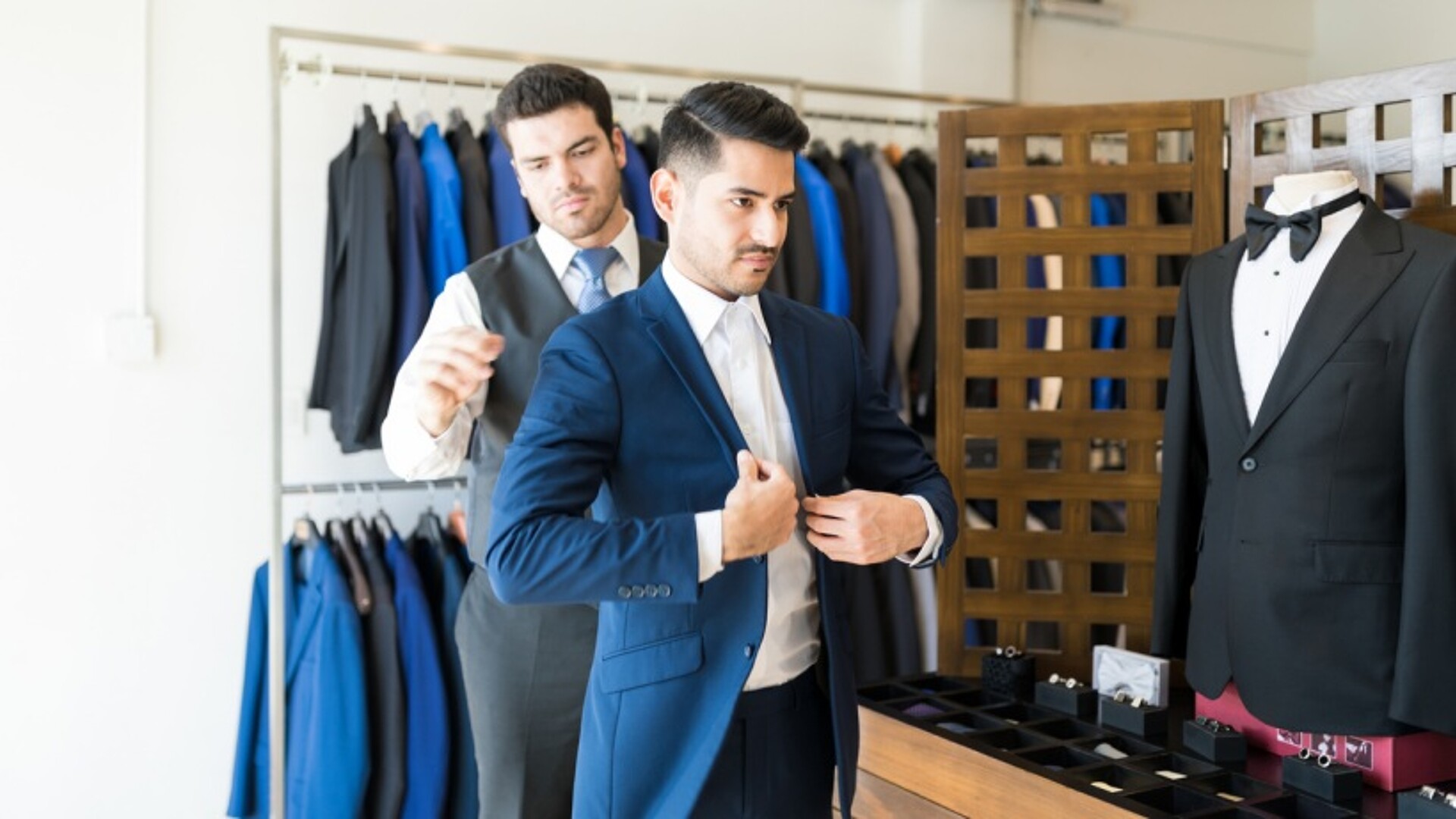 Tailored Fit vs Slim Fit: What's the Right Fit for You? | Airtasker UK Tailored Fit vs Slim Fit: What's the Right Fit for You? | Airtasker UK