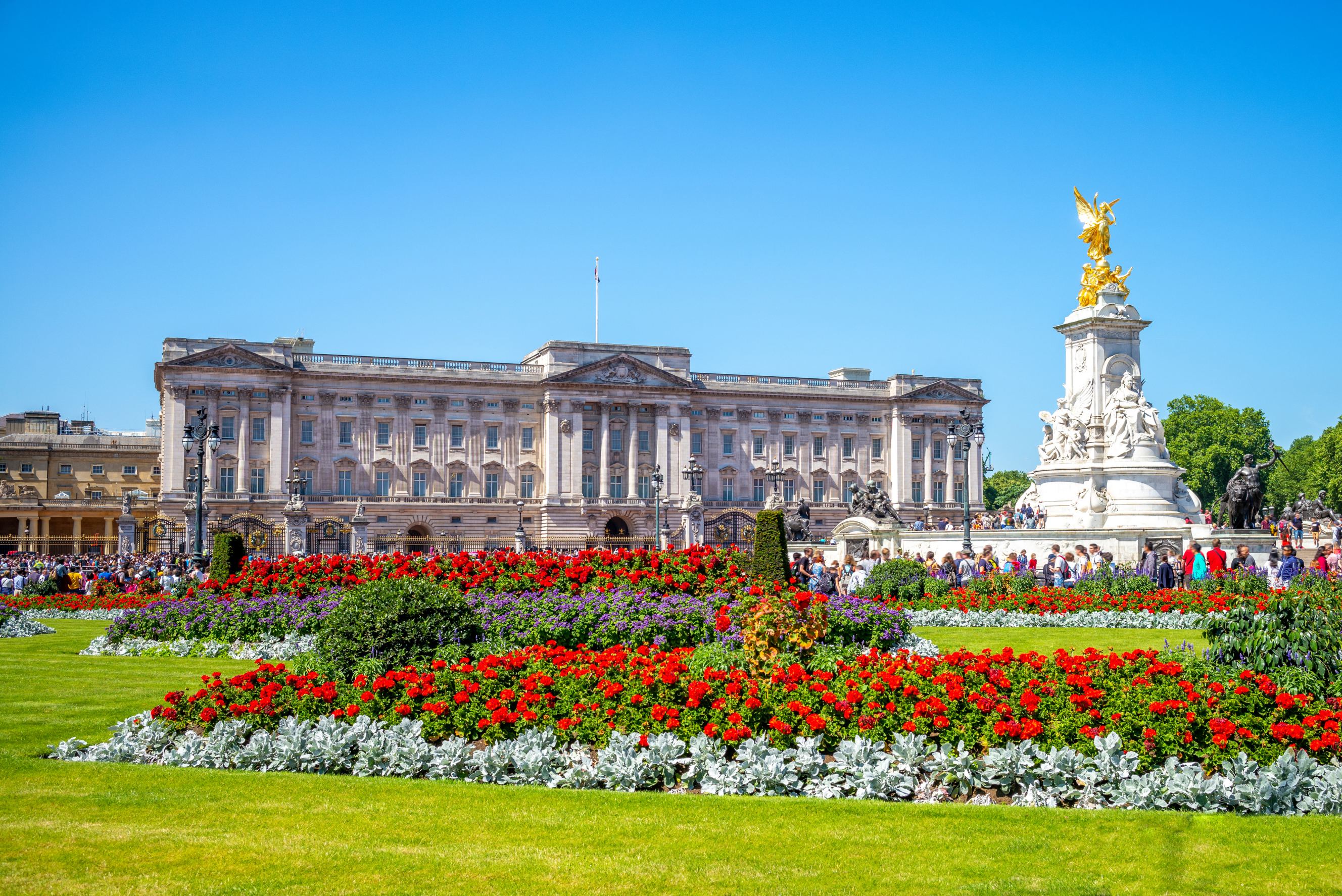 The London residence and administrative headquarters of the monarch of the United Kingdom.