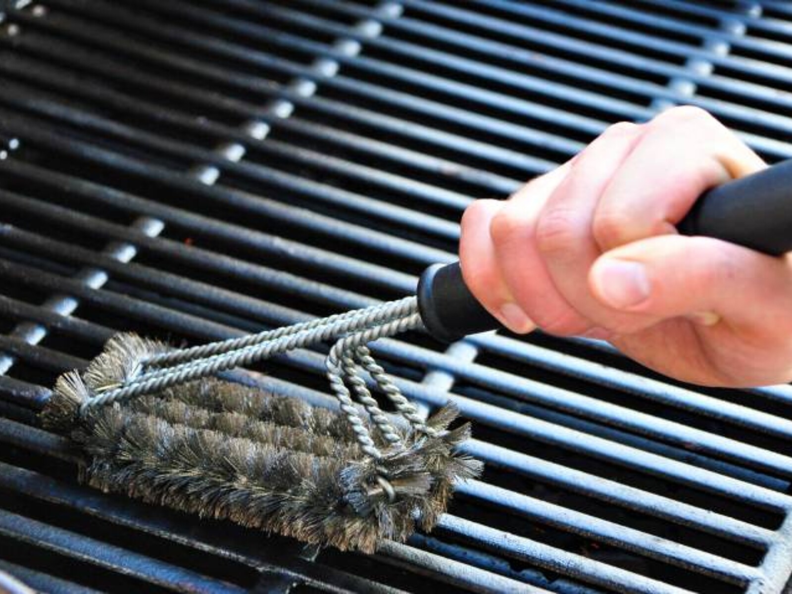 The Grill Off - BBQ Grill and Flat Top Scrubber, Water and Steam