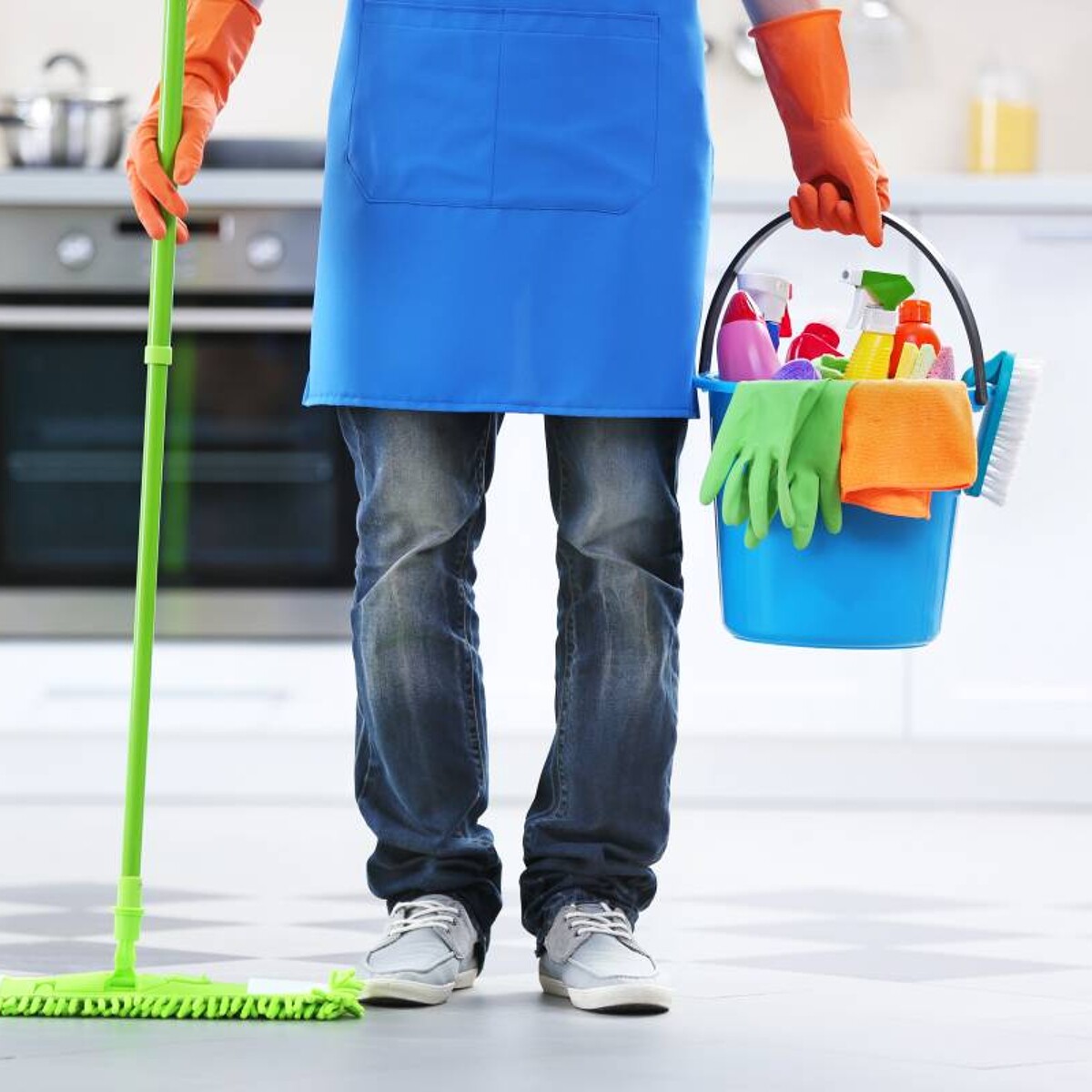 https://images.airtasker.com/v7/https://airtasker-seo-assets-prod.s3.amazonaws.com/en_US/1672130778273_how-much-does-house-cleaning-cost.jpg?gravity=smart&w=1200&h=1200