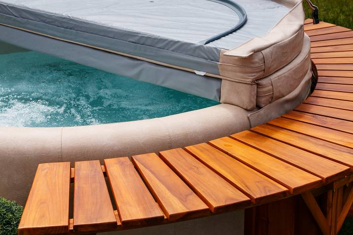outdoor tub with folded foam core cover
