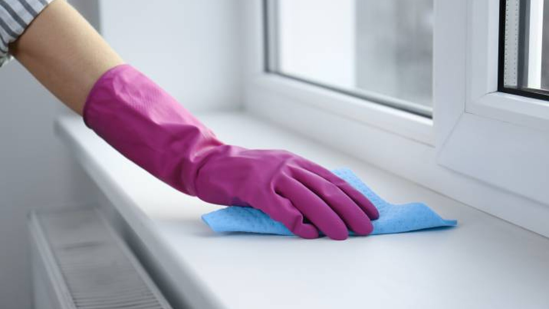 The Complete Manual for Cleaning Window Sills