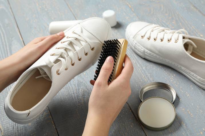 Cleaning white canvas shoes