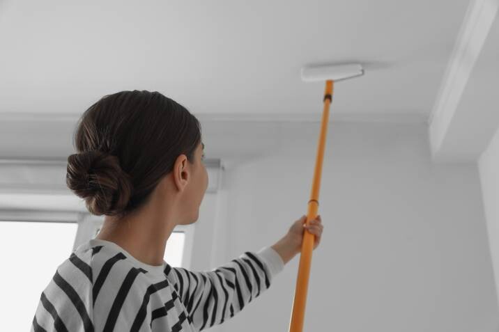 Steps to paint a ceiling