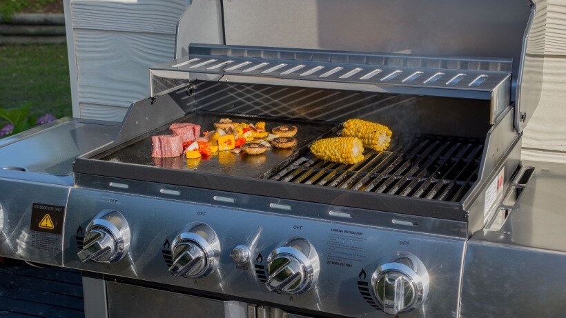 Gas vs charcoal grill - comparing them in terms of functionality
