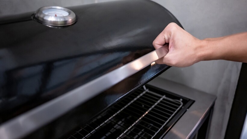 Gas vs charcoal grill - comparing them in terms of assembly process