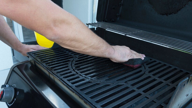 Gas vs charcoal grill - comparing them in terms of cleaning and maintenance