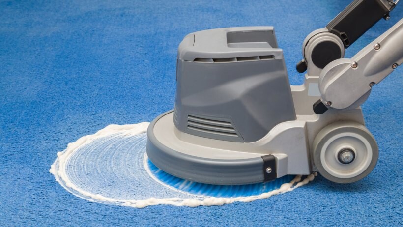 Steam cleaner vs carpet cleaner - cleaning and foaming a blue carpet