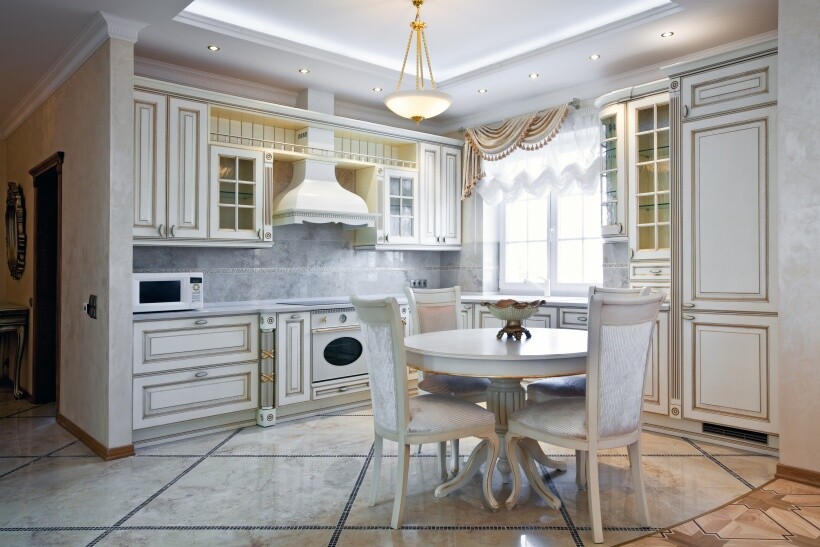 Curtain ideas - Elegant kitchen window with layered balloon shades