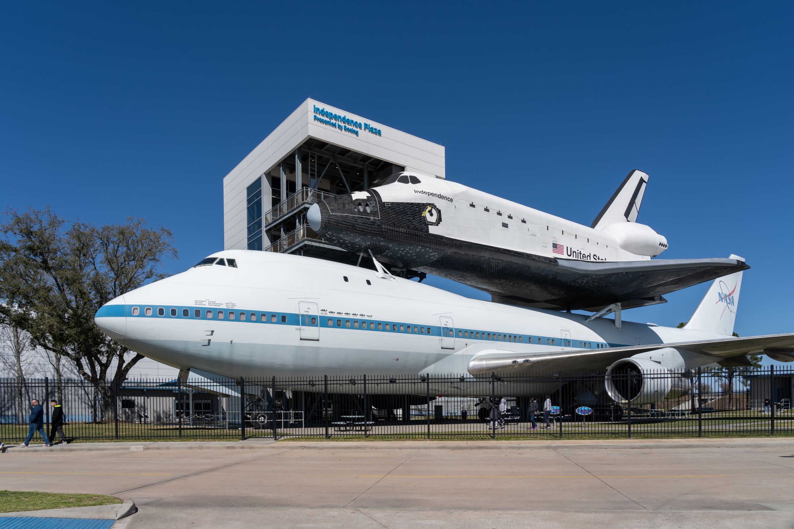 Boeing 747-123 ‘N905NA’ with replica Space Shuttle Orbiter “Independence” at Independence Plaza in Space Center Houston, Texas.