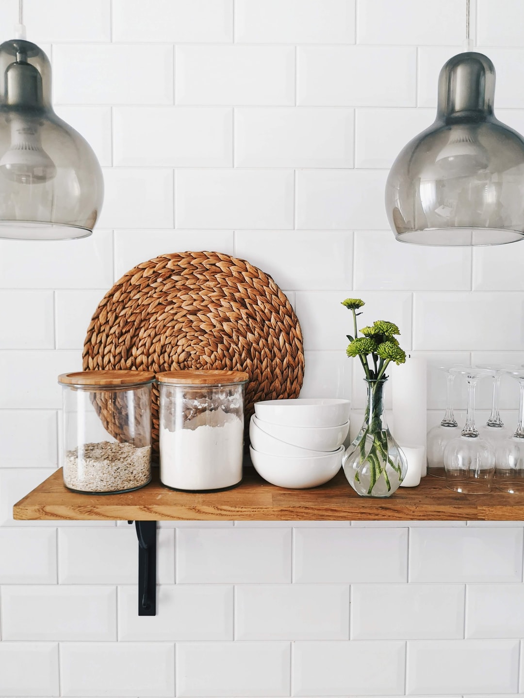 How to lay kitchen tile backsplash